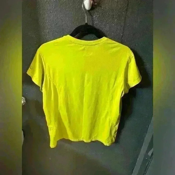 Men’s REI Neon Green Athletic Tshirt - Picture 4 of 4